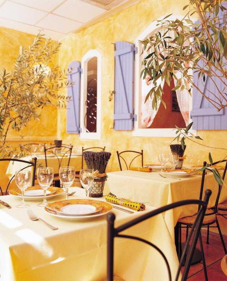 Hotel Restaurant Du Patti 格拉斯 餐厅 照片